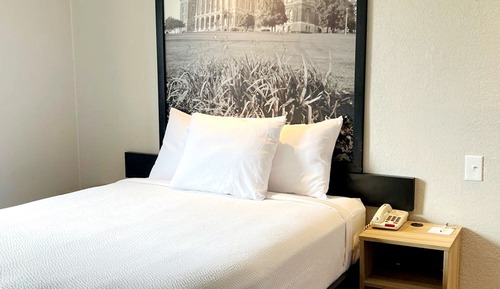 Habitación estándar, 1 cama de matrimonio, no fumadores (Mobility Accessible)