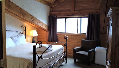 Suite, 1 cama de matrimonio grande, frigorífico y microondas (Nonsmoking)