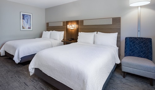 Habitación estándar, 2 camas de matrimonio, accesible para personas con discapacidad (HEARING)