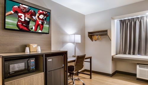 Habitación Premium, 1 cama de matrimonio grande (Upgraded Bedding & Snack, Smoke Free)