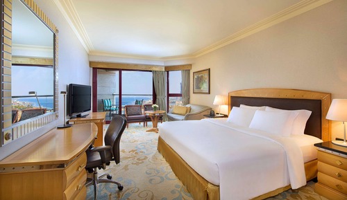 Habitación ejecutiva, 1 cama de matrimonio grande, acceso al Business Lounge, vistas al mar