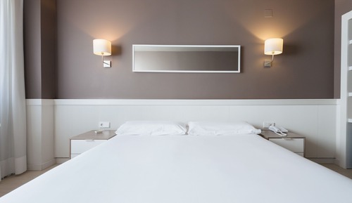 Habitación superior con 1 cama doble o 2 individuales
