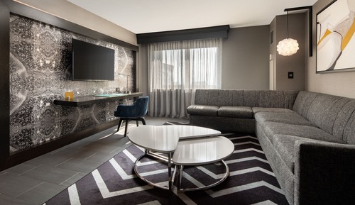 Suite, 1 habitación (Mobility Accessible, Roll-In Shower)