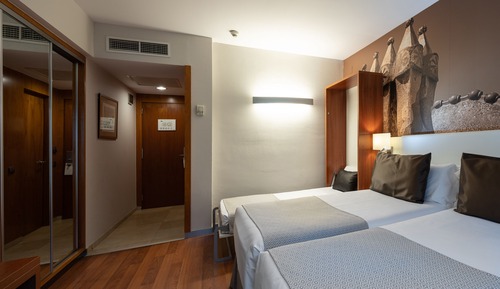 Habitación triple (2 Adults + 1 Child)