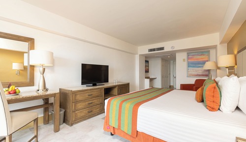 Habitación junior, vistas parciales al mar