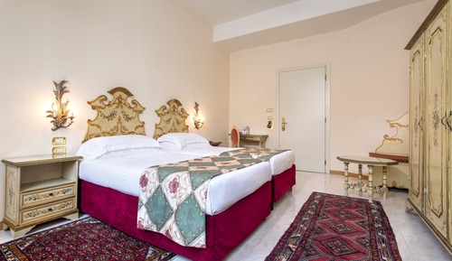 Habitación clásica con 1 cama doble o 2 individuales