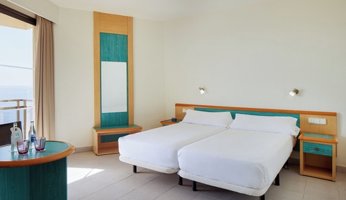 Habitación triple estándar, frente al mar (2 Adults + 1 Child)