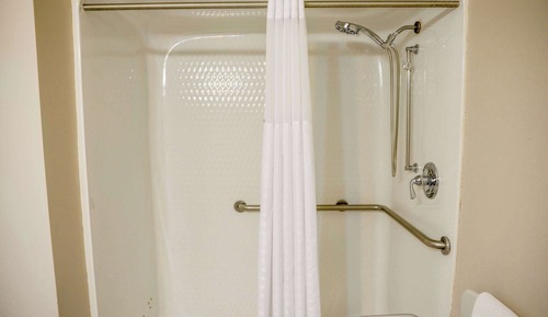 Habitación, 1 cama de matrimonio grande, accesible para personas con discapacidad (Roll-In Shower)