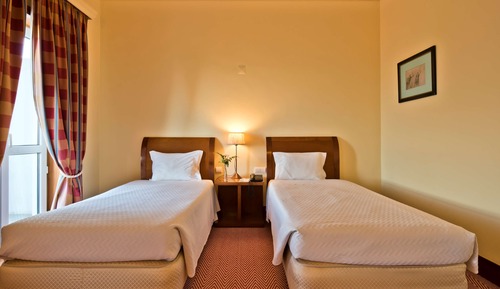 Habitación superior, 1 cama de matrimonio, balcón, vistas a la montaña