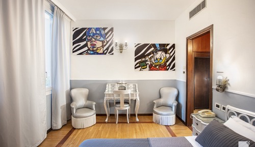 Habitación superior con 1 cama doble o 2 individuales