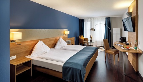 Quiet double room, courtyard side, with air conditioner
