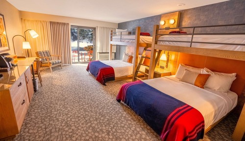 Habitación (2 Twin Bunks over 2 Queen Beds)