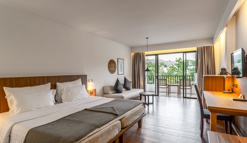 Habitación Grand, vistas a la piscina (Deluxe)