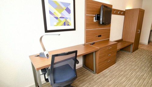Habitación estándar, 2 camas de matrimonio (Communications Accessible)