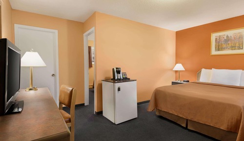 Suite, 1 cama de matrimonio, cocina básica