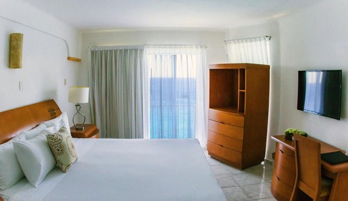 One Bedroom Suite - 1 king bed