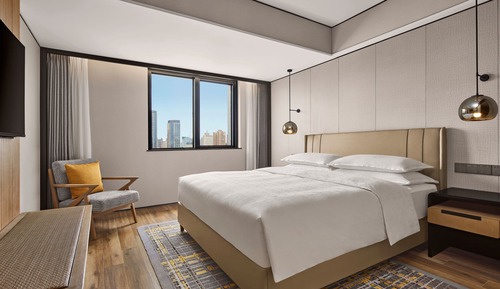 Suite Club, 1 cama de matrimonio grande, vistas a la ciudad