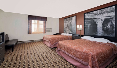Suite estudio, 2 camas de matrimonio, no fumadores