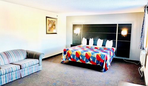 1 King Family Suite Non-Smoking