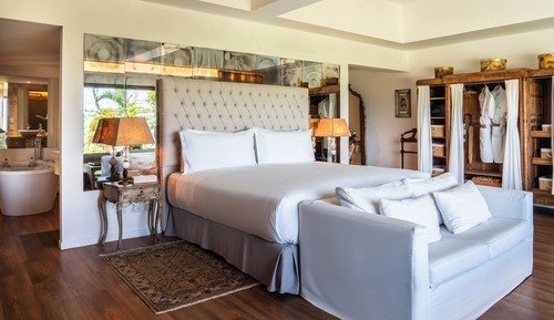Suite Grand (Red Level Waterfall View)
