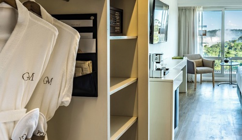 Habitación Deluxe, 1 cama de matrimonio grande (Waterfal View)