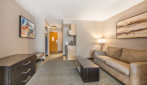 Suite, 2 camas de matrimonio, no fumadores, frigorífico y microondas (with Single Sofabed)
