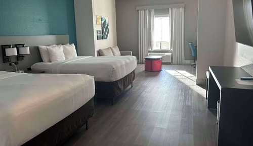 Suite presidencial, 2 camas de matrimonio, no fumadores