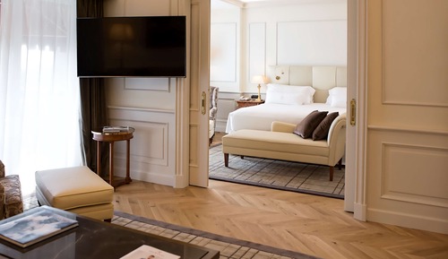 Suite, vistas al parque, en esquina