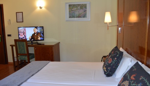 Habitación triple estándar (2 Adults + 1 Child)