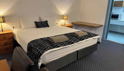 Habitación Deluxe, 1 cama de matrimonio grande, planta baja