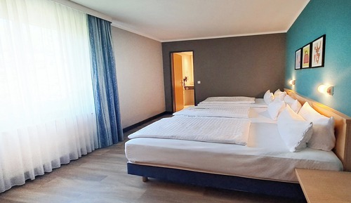 Habitación, 3 camas individuales, accesible para personas con discapacidad