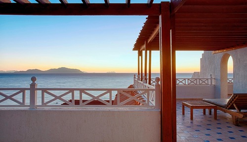Suite junior, balcón, vistas al mar (Sitting Area)