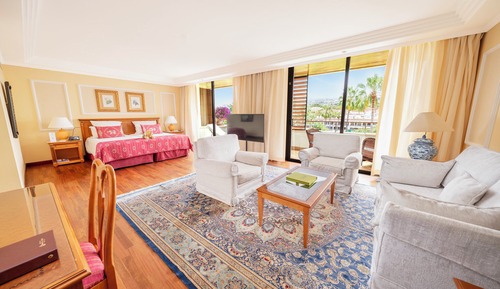 Suite junior, vistas al jardín (Ambassador)
