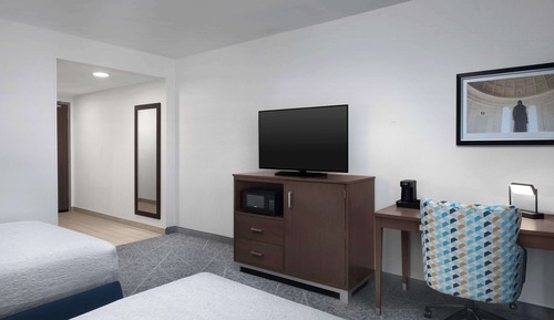 Habitación, 2 camas de matrimonio, accesible para personas con discapacidad, bañera
