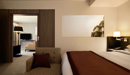 Suite ejecutiva, 1 cama de matrimonio grande con sofá cama, acceso al Business Lounge