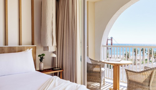 Suite junior, vistas parciales al mar (Superior ME)