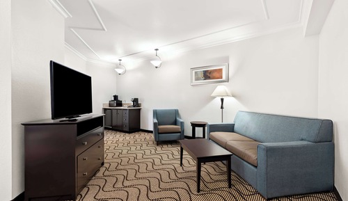 Suite, 1 cama de matrimonio grande, bañera de hidromasaje, en esquina