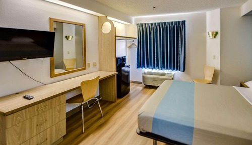 Habitación estándar, 1 cama de matrimonio, accesible para personas con discapacidad, no fumadores