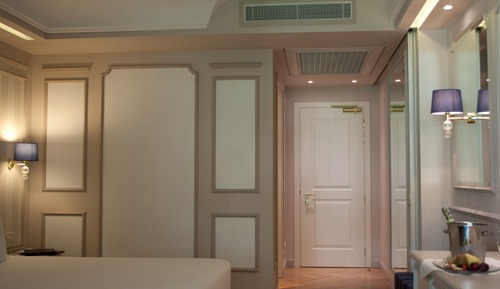 Habitación Deluxe con 1 cama doble o 2 individuales, vistas al lago (with Spa Access)