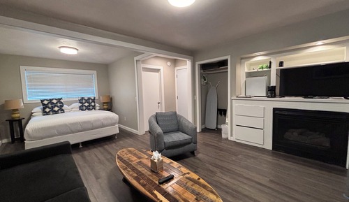 Garden View King JR Suite - Not Pet Friendly