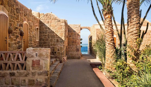 Habitación superior, 1 cama de matrimonio, vistas parciales al mar
