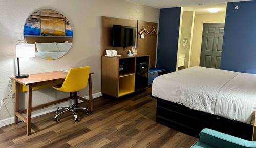Habitación, 1 cama de matrimonio grande, accesible para personas con discapacidad (Mobility/Hearing)