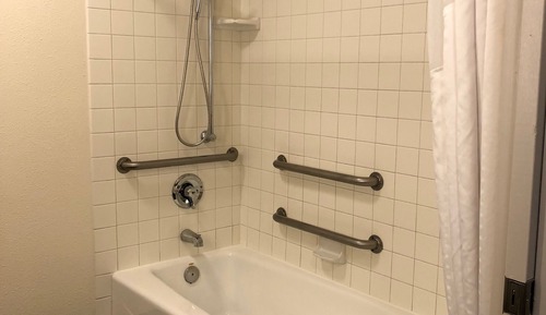 Habitación estándar, 1 cama de matrimonio grande (Mobility, Accessible Tub)