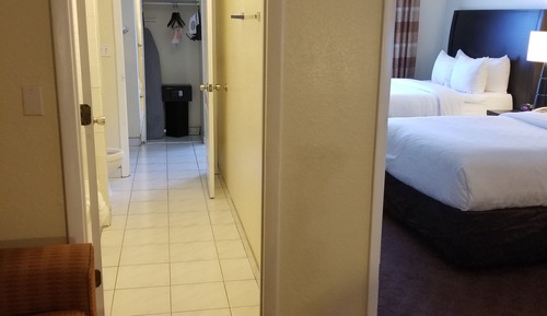 Suite, 2 camas dobles, no fumadores (Interior Corridor)