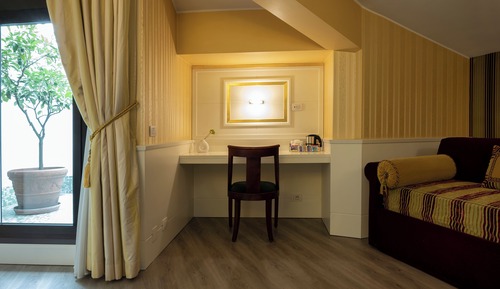 Lodge Spacious