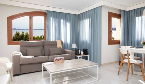 Habitación triple, vistas al mar (2 Adults + 1 Child)