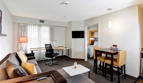 Suite, 1 habitación (Mobility/Hearing Access, Roll-In Shwr)