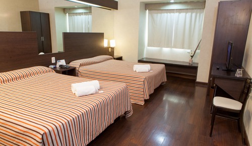 Habitación superior con 1 cama doble o 2 individuales, dormitorio mixto