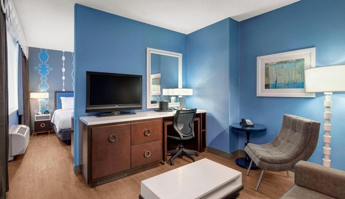 Suite ejecutiva, 1 habitación (Mobility/Hearing Access, Roll-In Shwr)