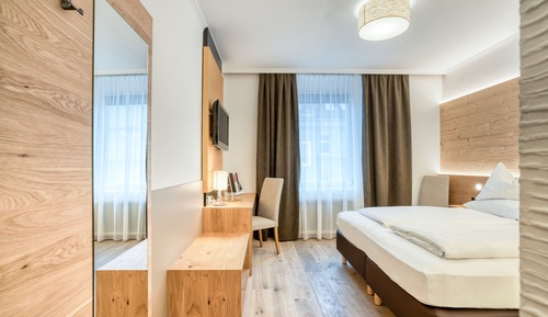 Suite (mit separatem Wohnbereich)